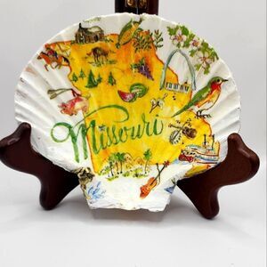 SCALLOPED FAN SHELL 